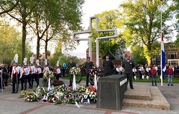 Afbeelding:  (pagina-17-foto-herdenken-sumatraplein.jpg)